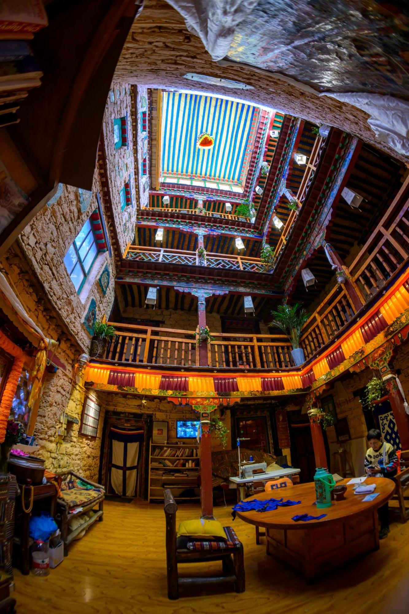 Shambhala Palace Hotel Лхаса Экстерьер фото